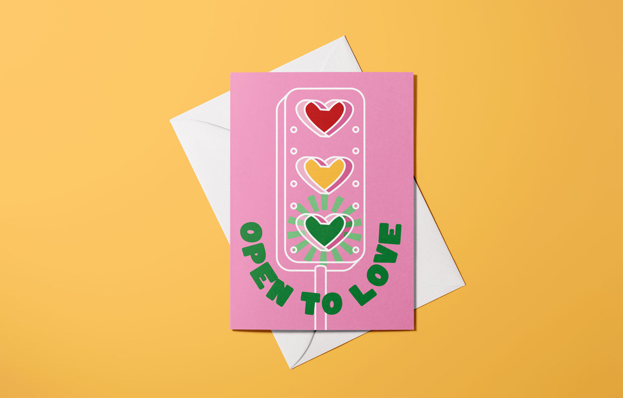 Affiche Open to Love avec illustration graphique de feu tricolore en forme de cœur
