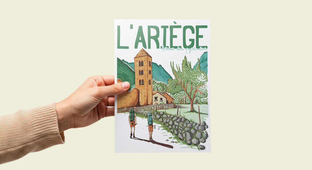 Affiche décorative de l’Ariège avec illustration originale inspirée des montagnes des Pyrénées, parfaite pour apporter une touche nature et élégante à un intérieur.
