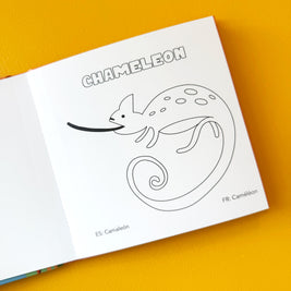 Enfant en train de colorier
